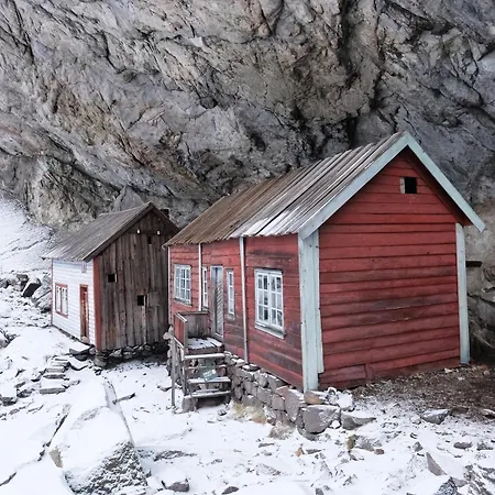 Villaer House By The River In