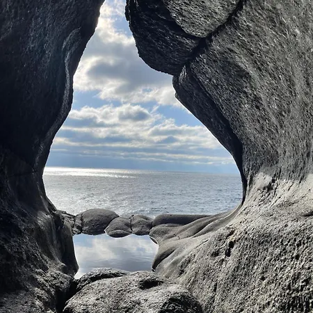 House By The River In Villa *